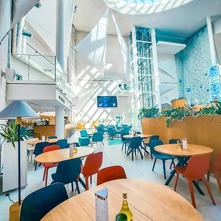 Отель Seaside Park 4*