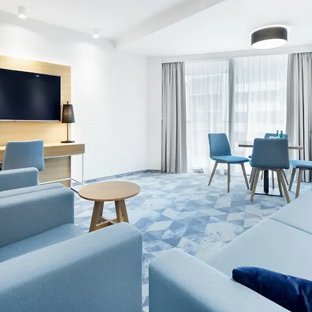Отель Seaside Park 4*